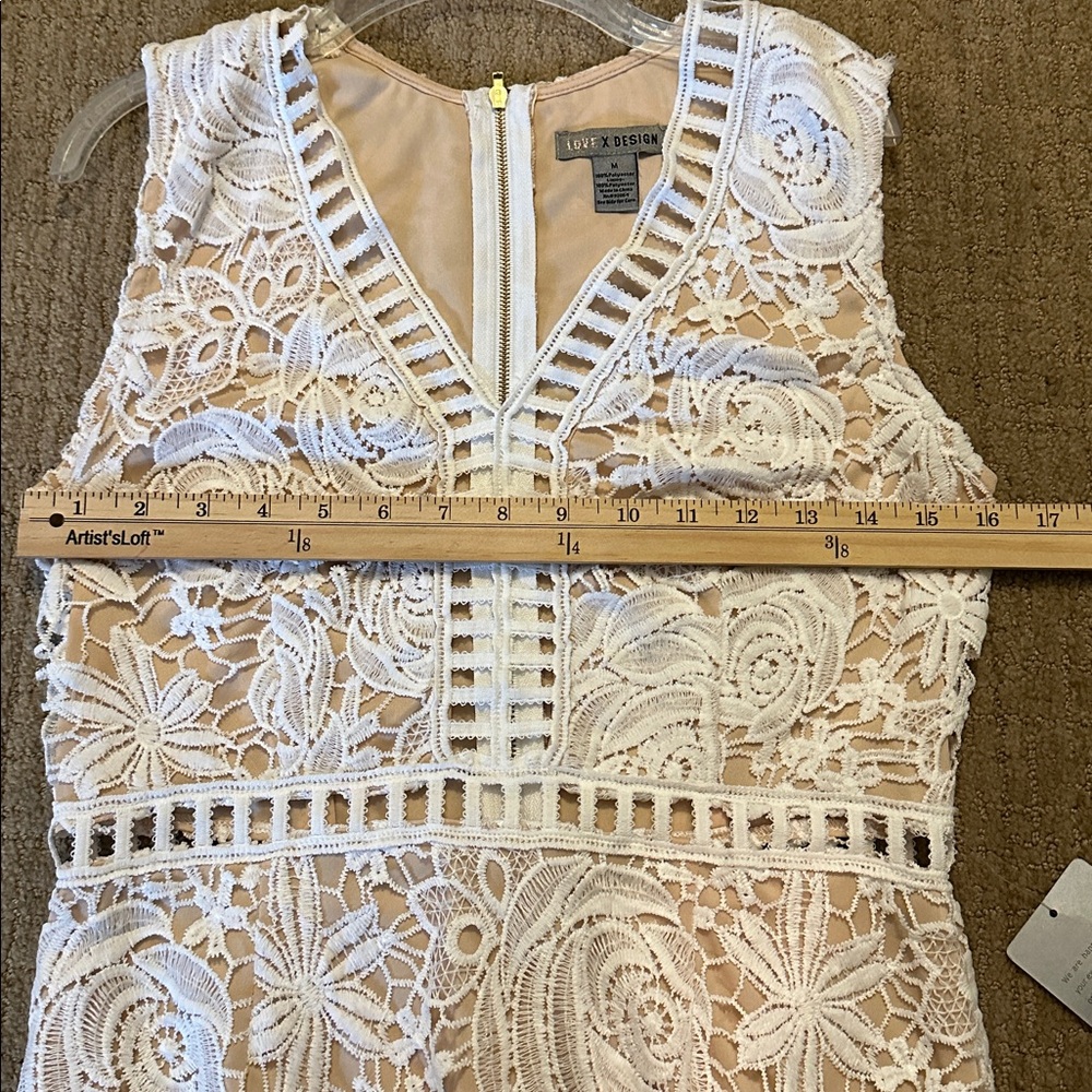 White lace dress perfect for wedding events - Picture 4 of 4